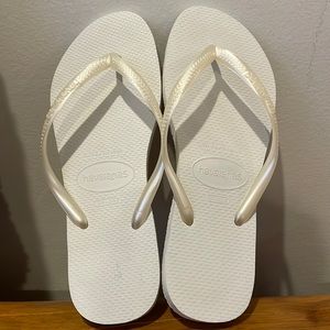 Havaianas- white flip flops